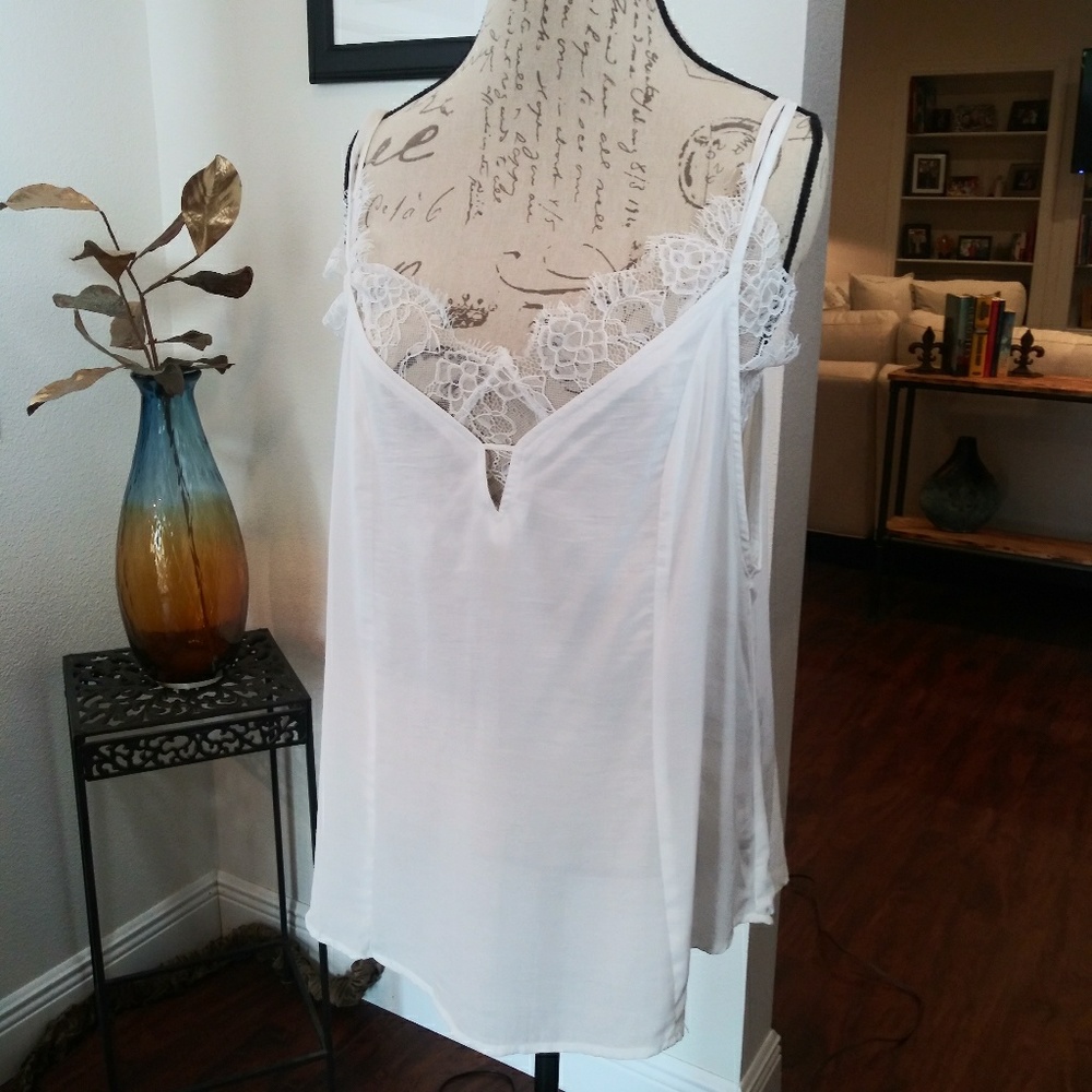 Wishlist White Lace Camisole. Sz. Large. NWT